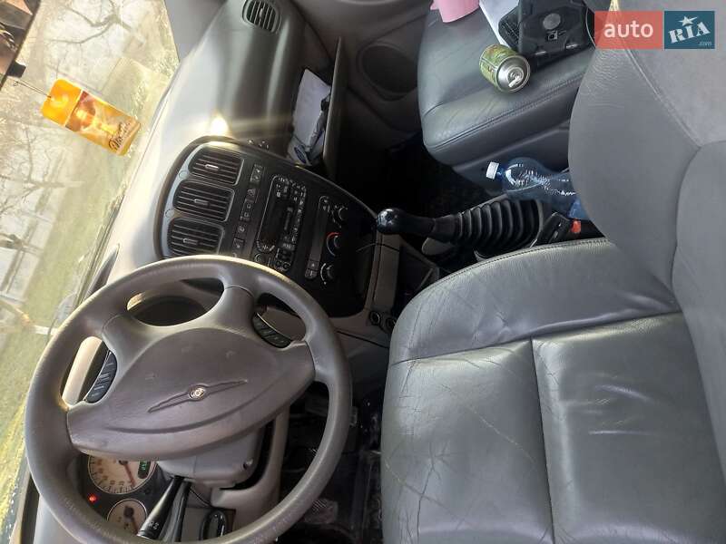 Chrysler Gr-voyager (2003)