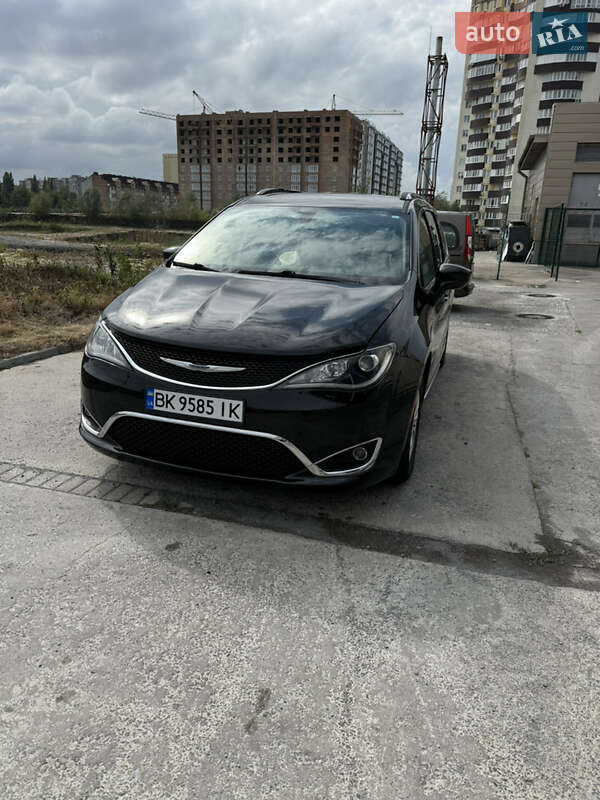 Chrysler Pacifica (2019)