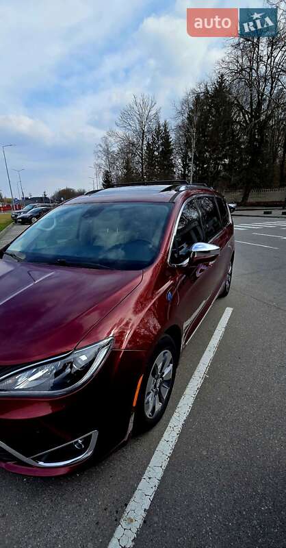Chrysler Pacifica (2017)