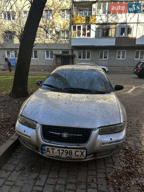 Chrysler Stratus (2000)