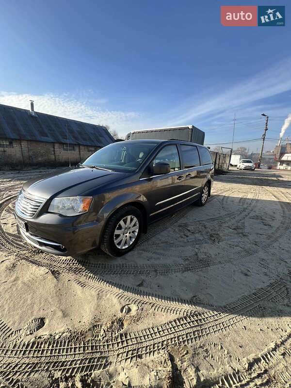 Chrysler Town  country (2014)
