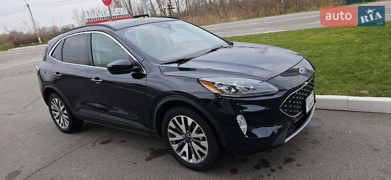 Ford Escape hybrid (2021)