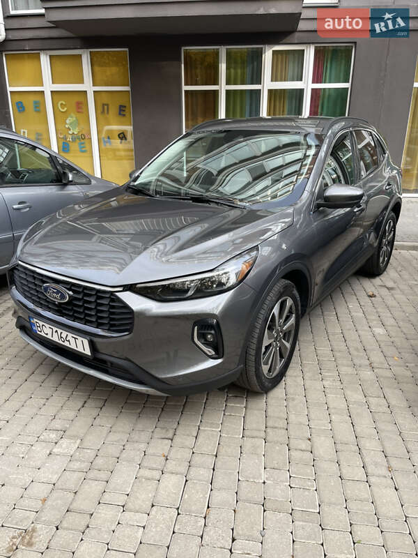Ford Escape (2023)