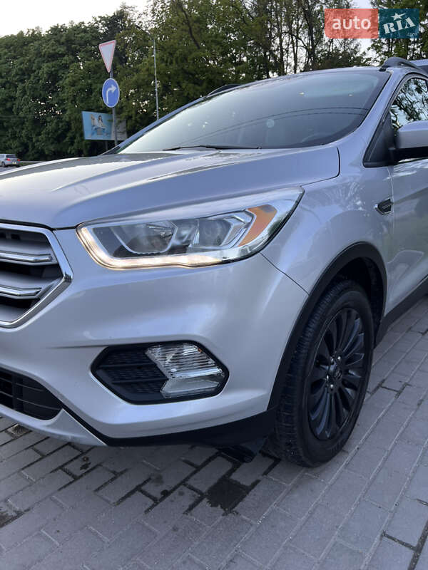 Ford Escape (2017)