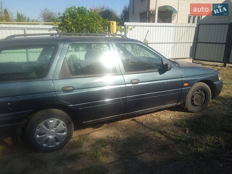 Ford Escort (1995)