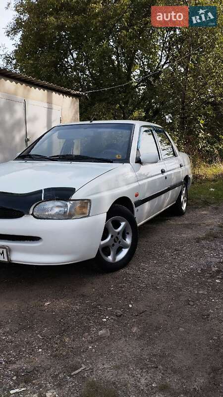 Ford Escort (1998)