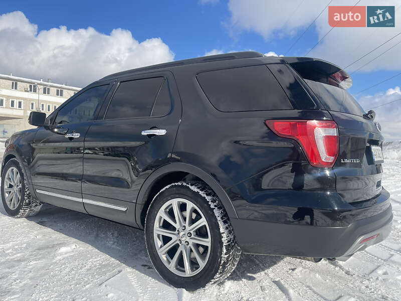 Ford Explorer (2015)