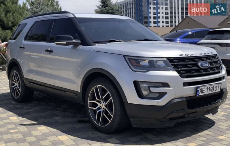 Ford Explorer (2016)