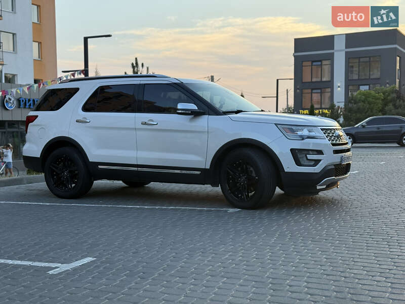 Ford Explorer (2016)