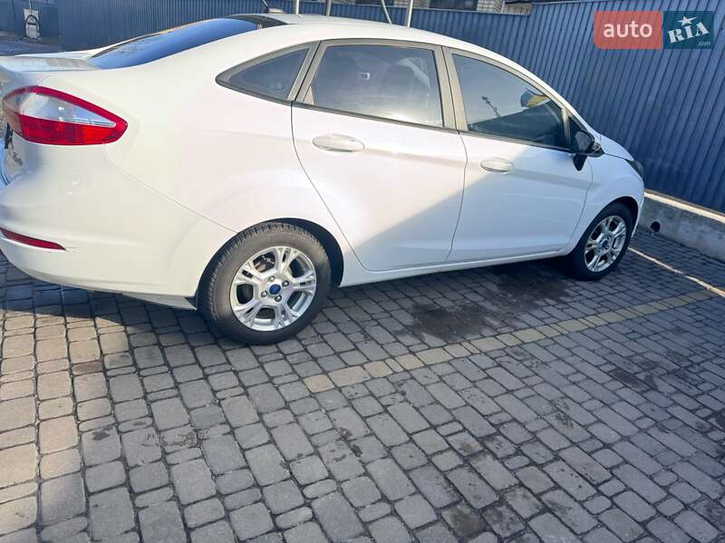 Ford Fiesta (2015)