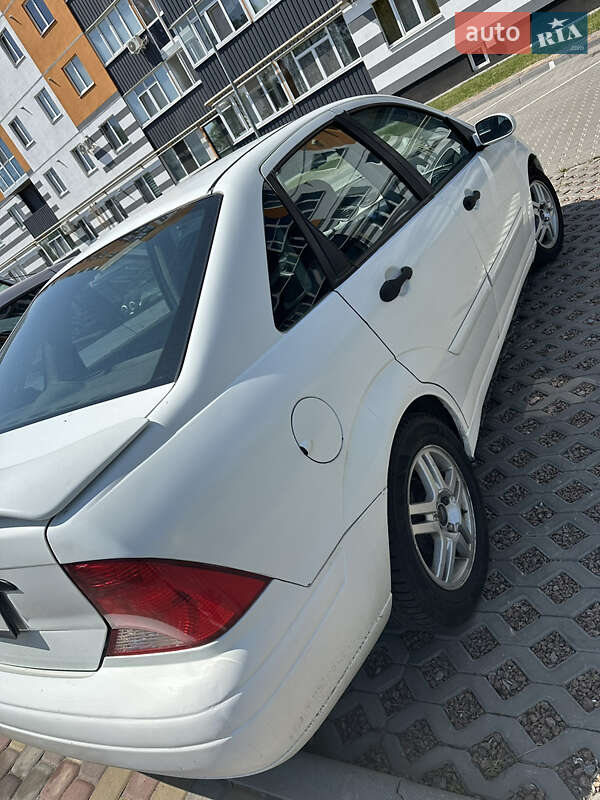 Ford Focus (2000)