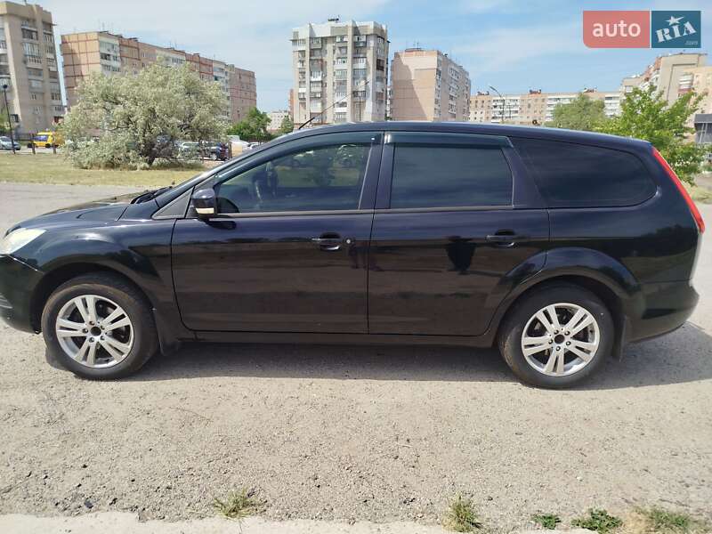 Ford Focus (2010)