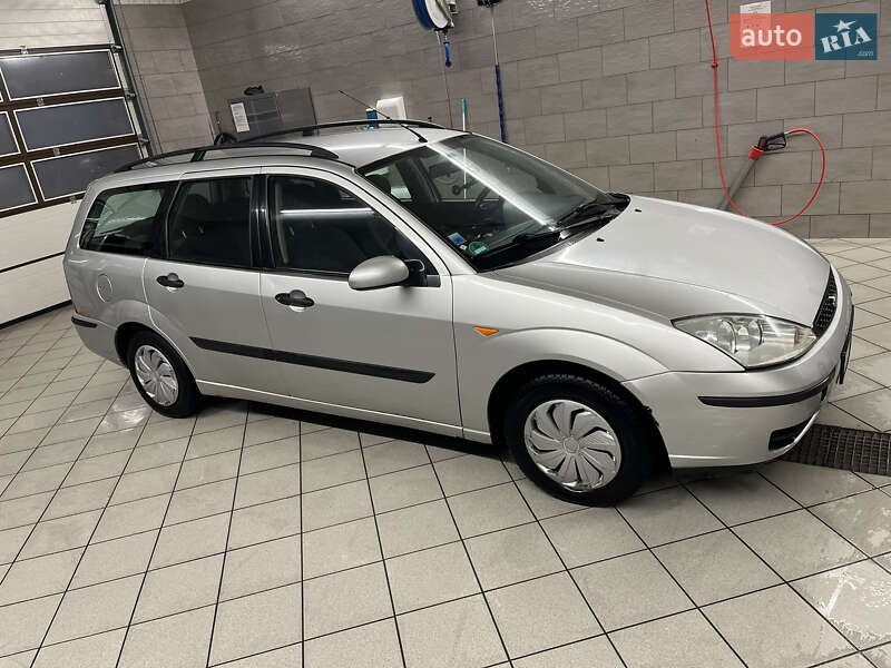 Ford Focus (2003)
