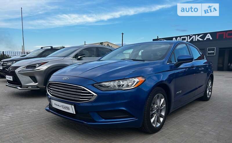 Ford Fusion hybrid (2017)