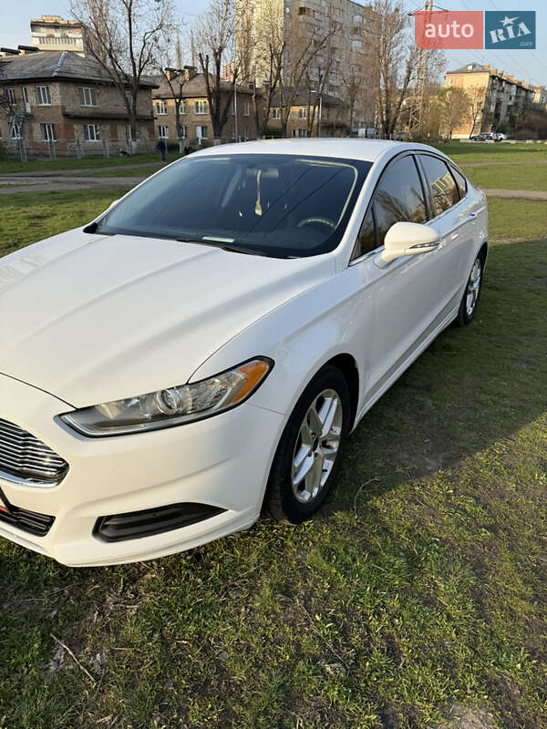 Ford Fusion (2014)
