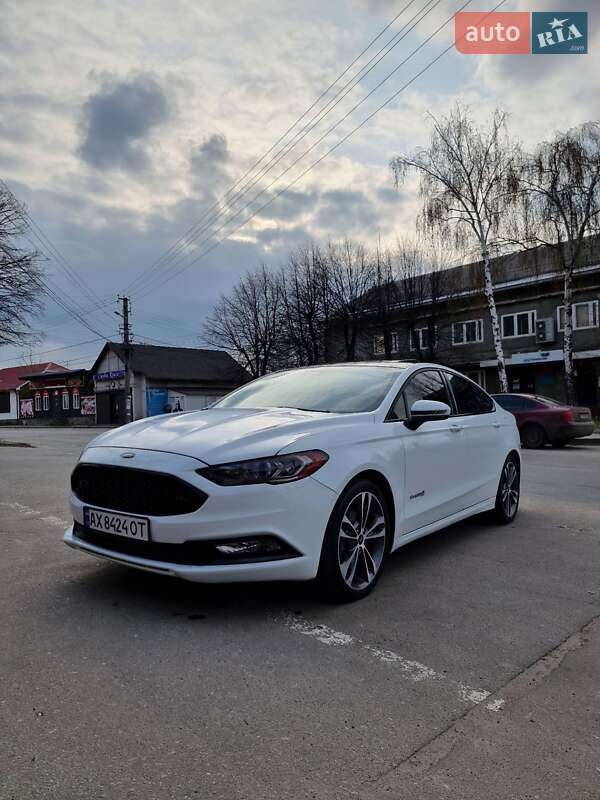 Ford Fusion (2016)
