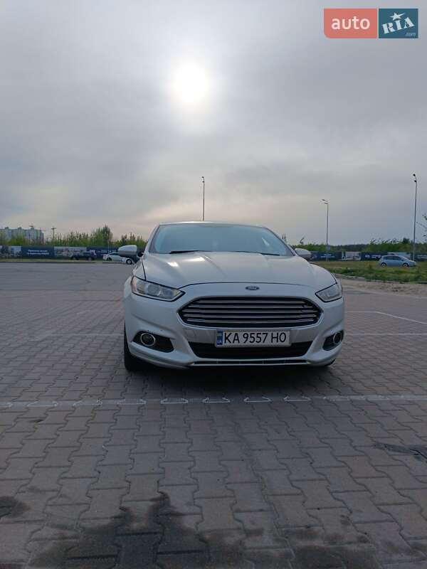 Ford Fusion (2015)