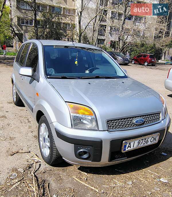 Ford Fusion (2008)