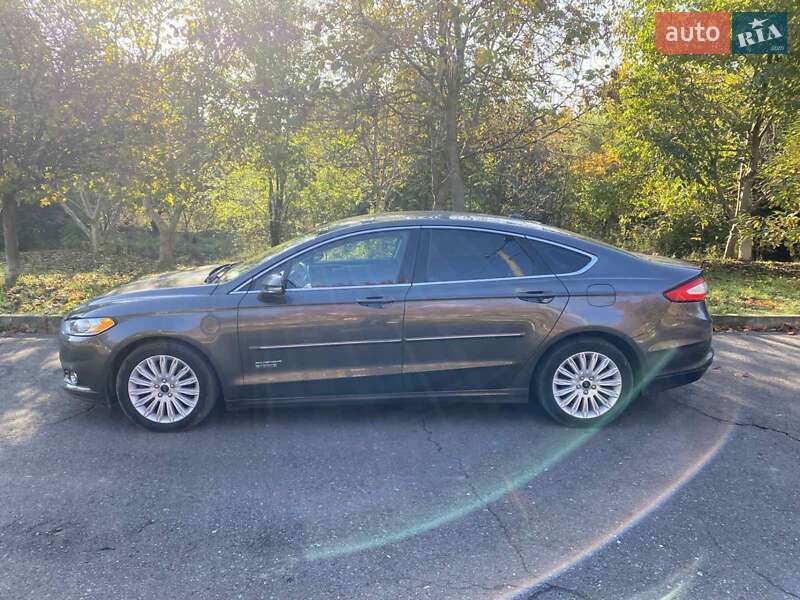 Ford Fusion (2015)