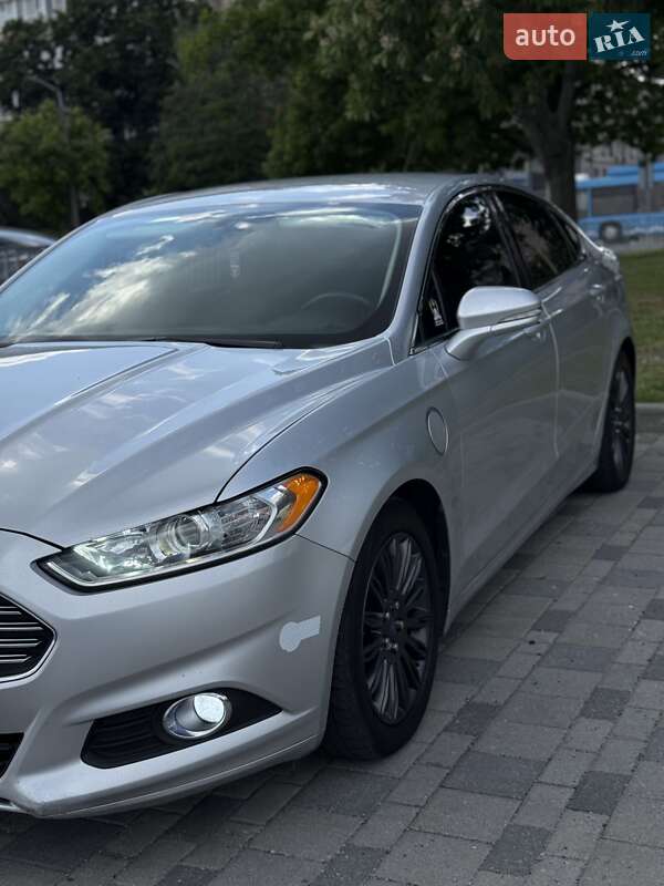 Ford Fusion (2015)
