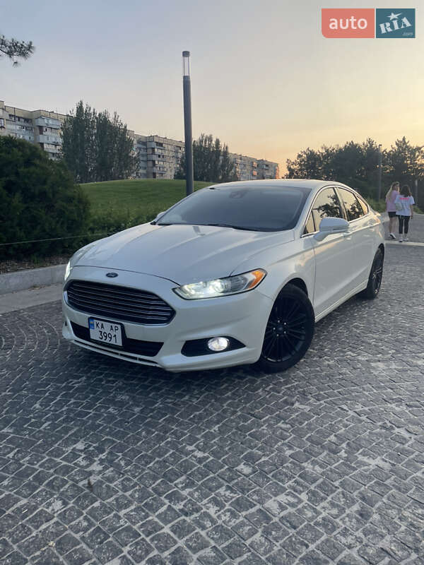 Ford Fusion (2013)