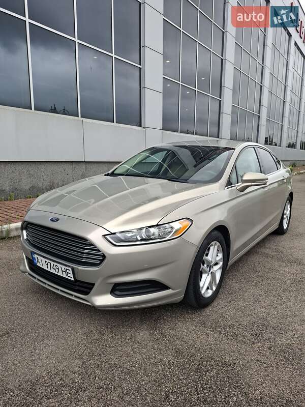 Ford Fusion (2015)