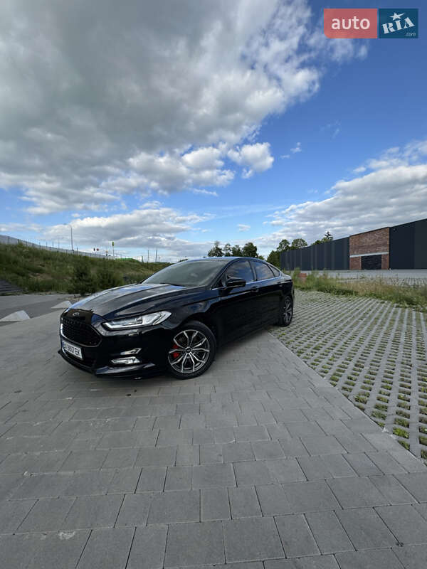 Ford Fusion (2015)