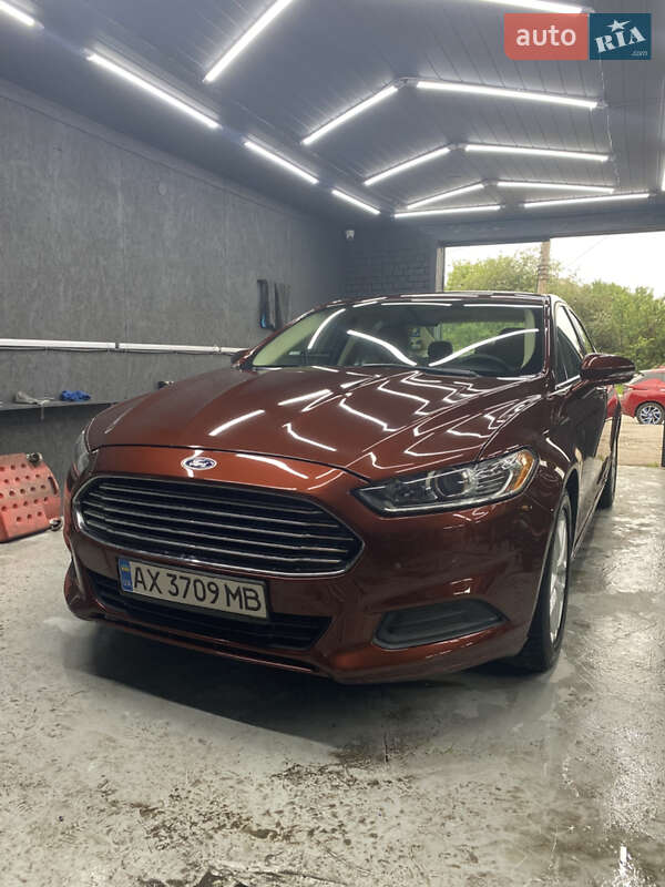 Ford Fusion (2015)
