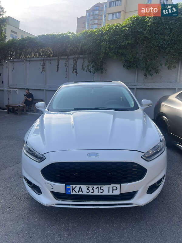 Ford Fusion (2015)
