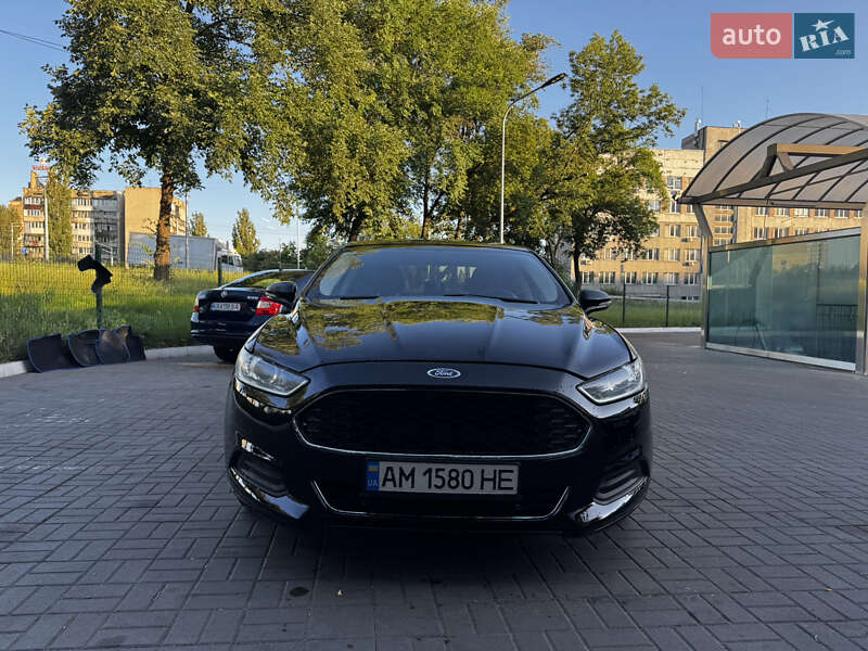 Ford Fusion (2016)