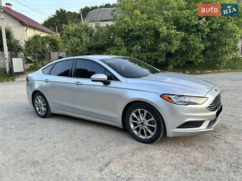 Ford Fusion (2016)