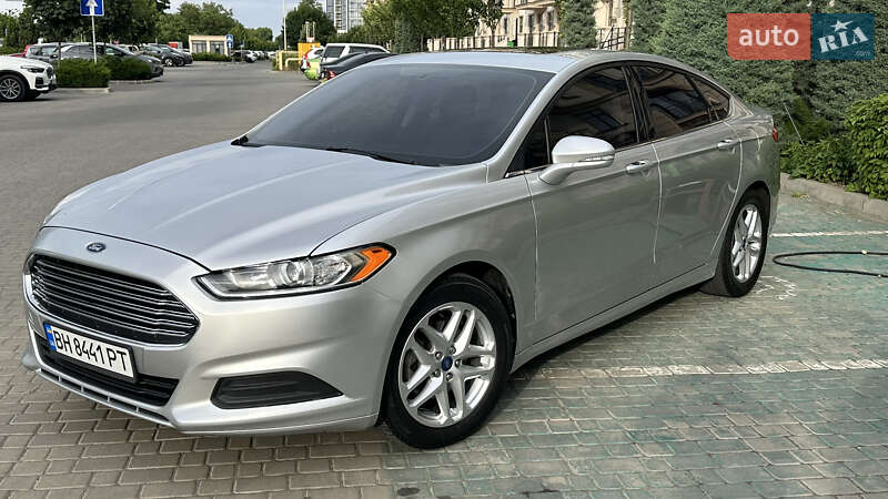 Ford Fusion (2012)