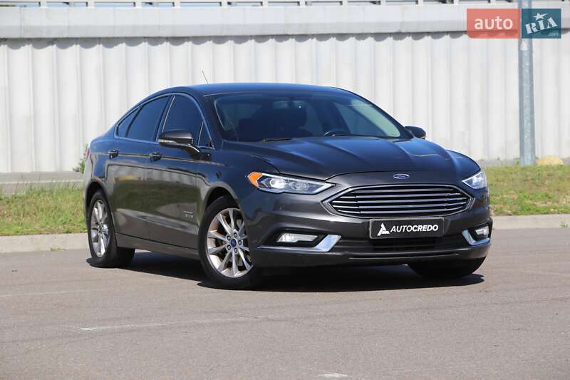 Ford Fusion (2016)