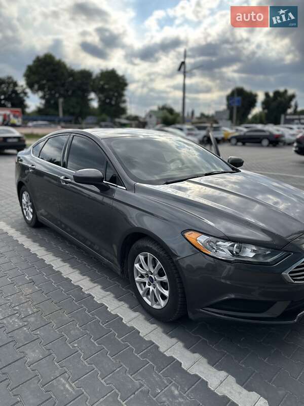 Ford Fusion (2016)