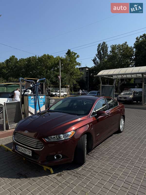 Ford Fusion (2014)