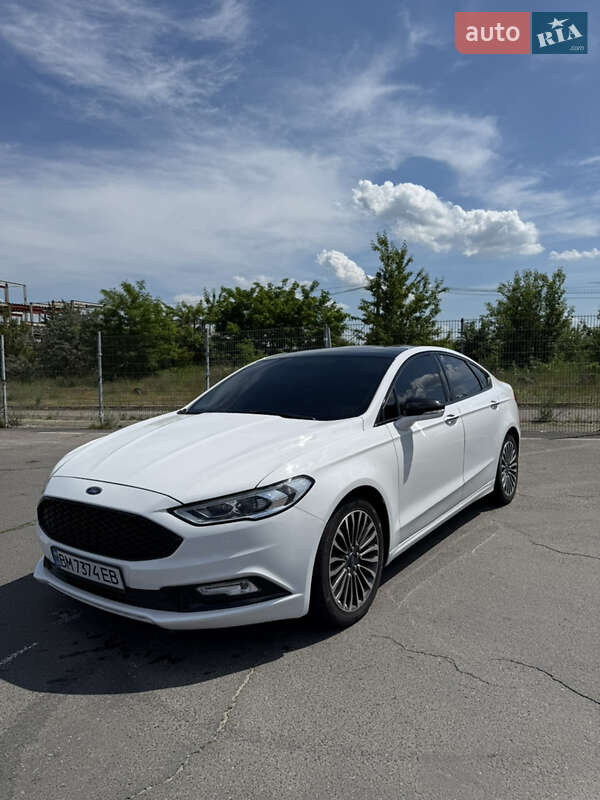 Ford Fusion (2016)