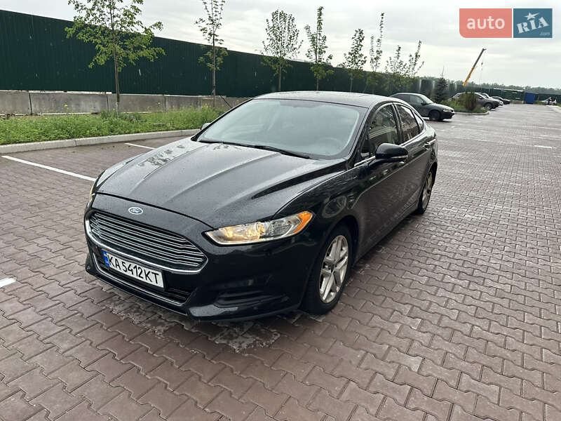Ford Fusion (2015)