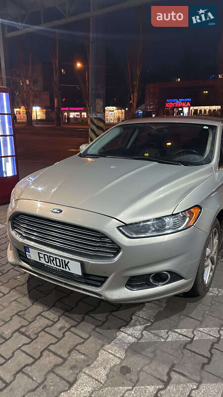 Ford Fusion (2015)
