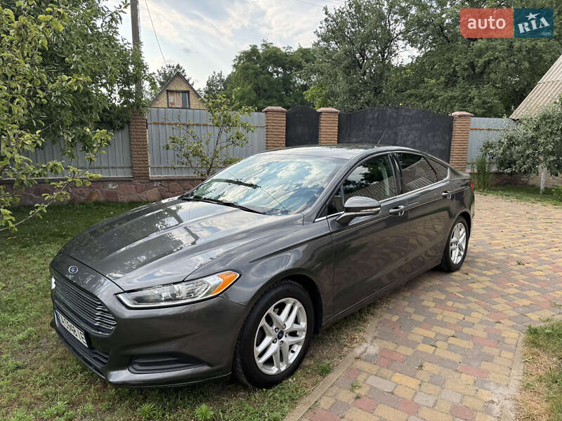 Ford Fusion (2016)