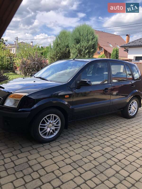 Ford Fusion (2006)