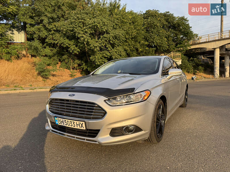 Ford Fusion (2016)