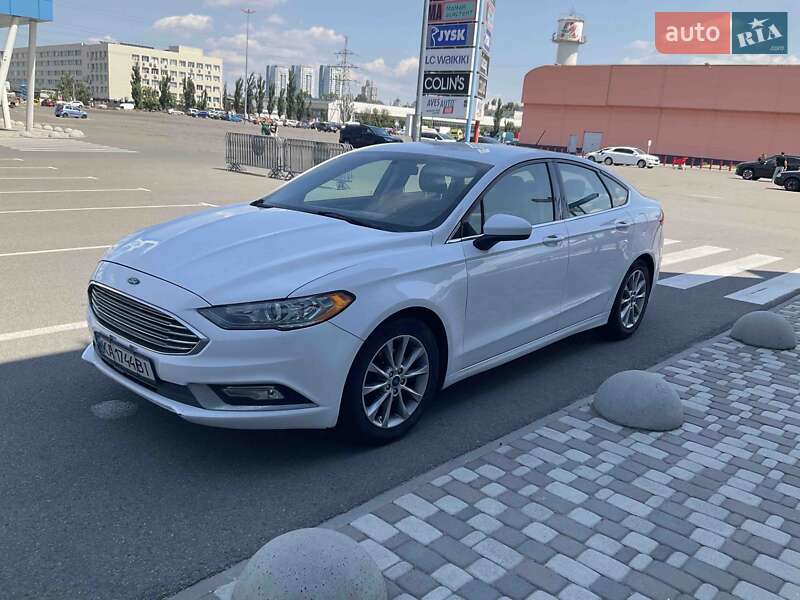 Ford Fusion (2016)