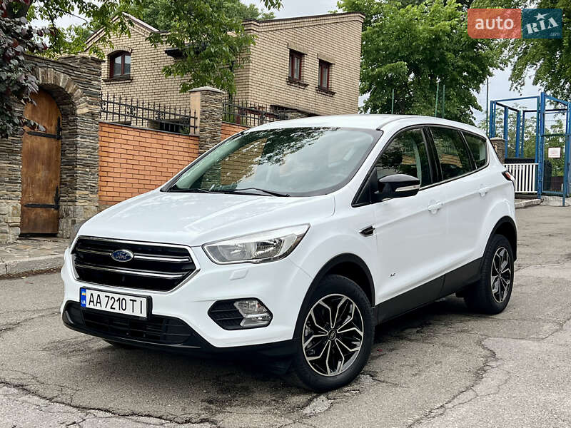 Ford Kuga (2017)
