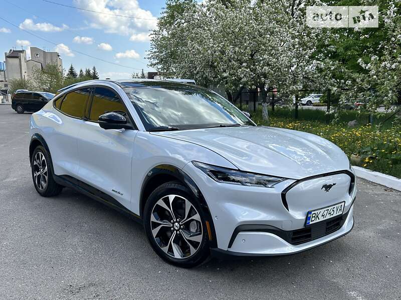 Ford Mustang mach-e (2022)