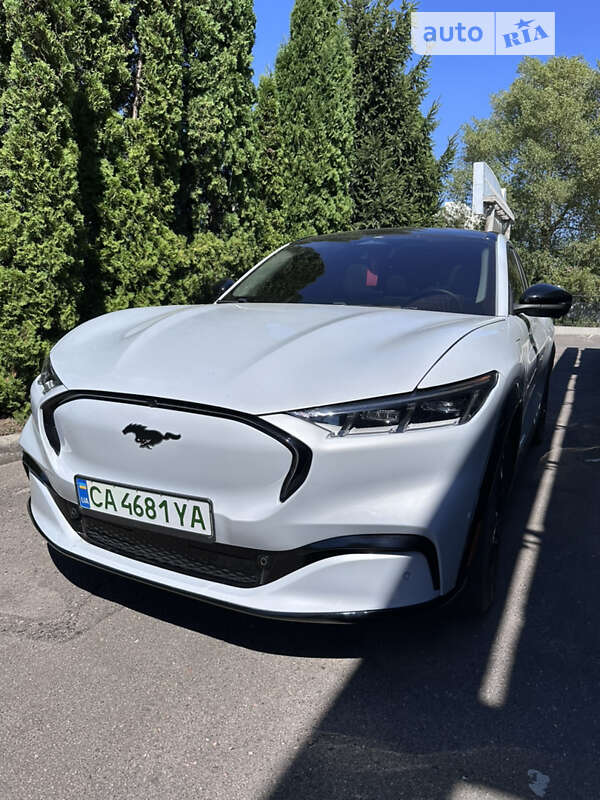 Ford Mustang mach-e (2022)