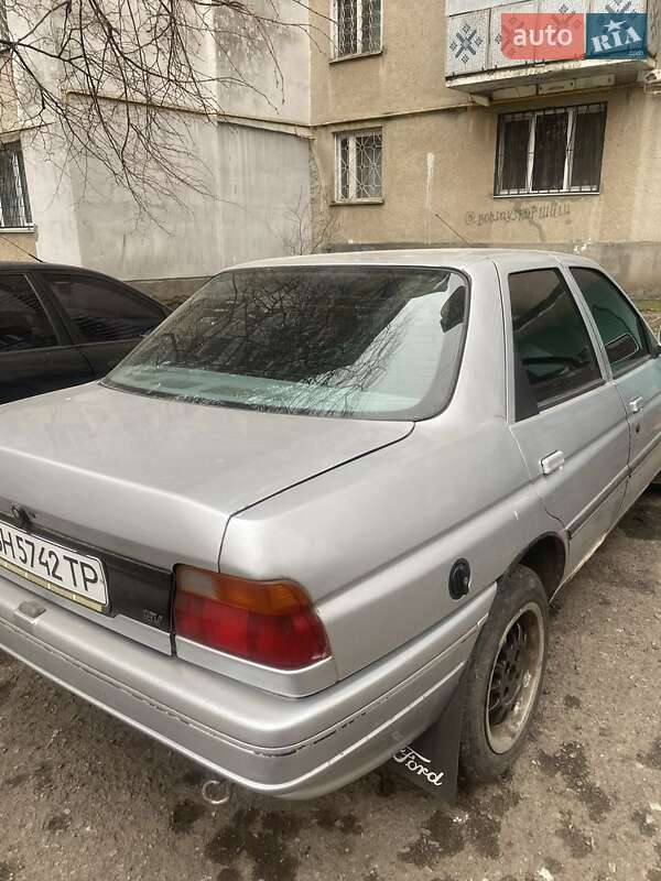 Ford Orion (1990)