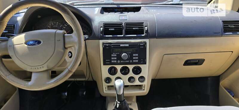 Ford Tourneo connect (2007)