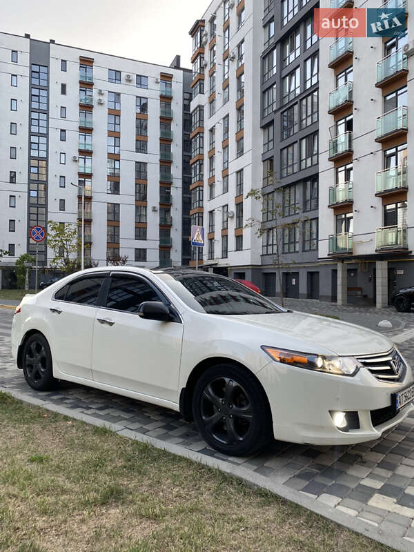 Honda Accord (2010)