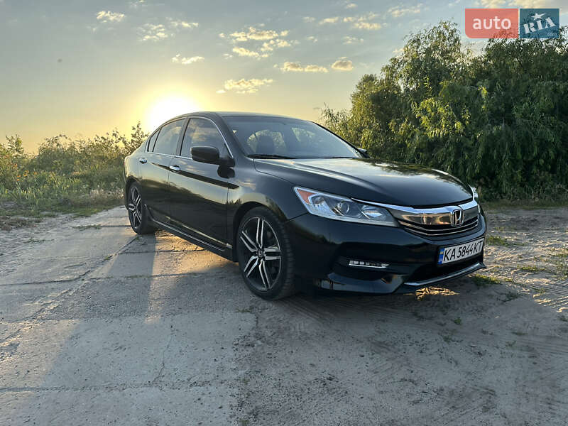 Honda Accord (2015)