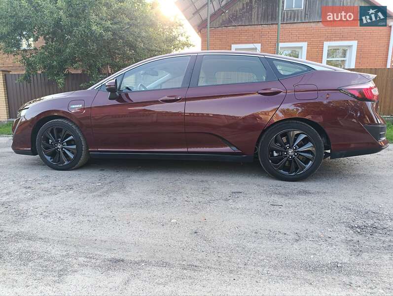 Honda Clarity (2017)